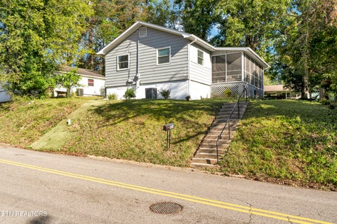 Tiny photo for 604 Florida Ave, Oak Ridge, TN 37830 (MLS # 1358043)