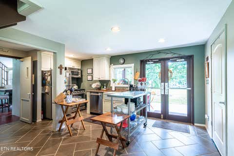 Tiny photo for 167 Manhattan Ave, Oak Ridge, TN 37830 (MLS # 1349932)