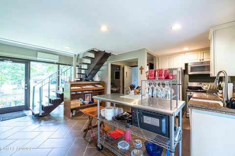 Tiny photo for 167 Manhattan Ave, Oak Ridge, TN 37830 (MLS # 1349932)