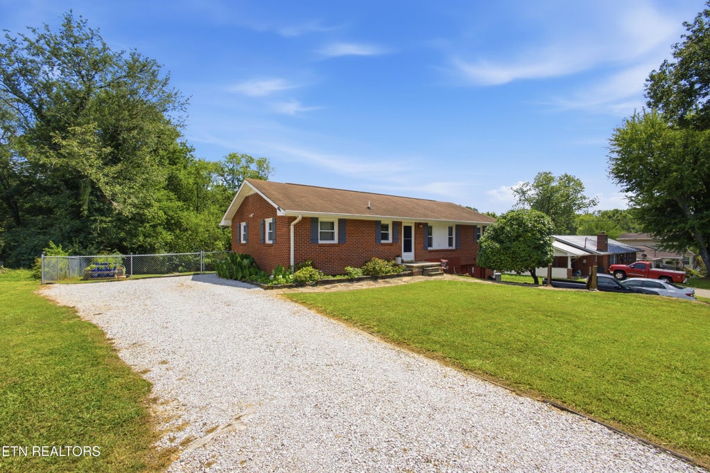 Photo of 1009 Patton Ferry Rd, Kingston, TN 37763 (MLS # 1351642)