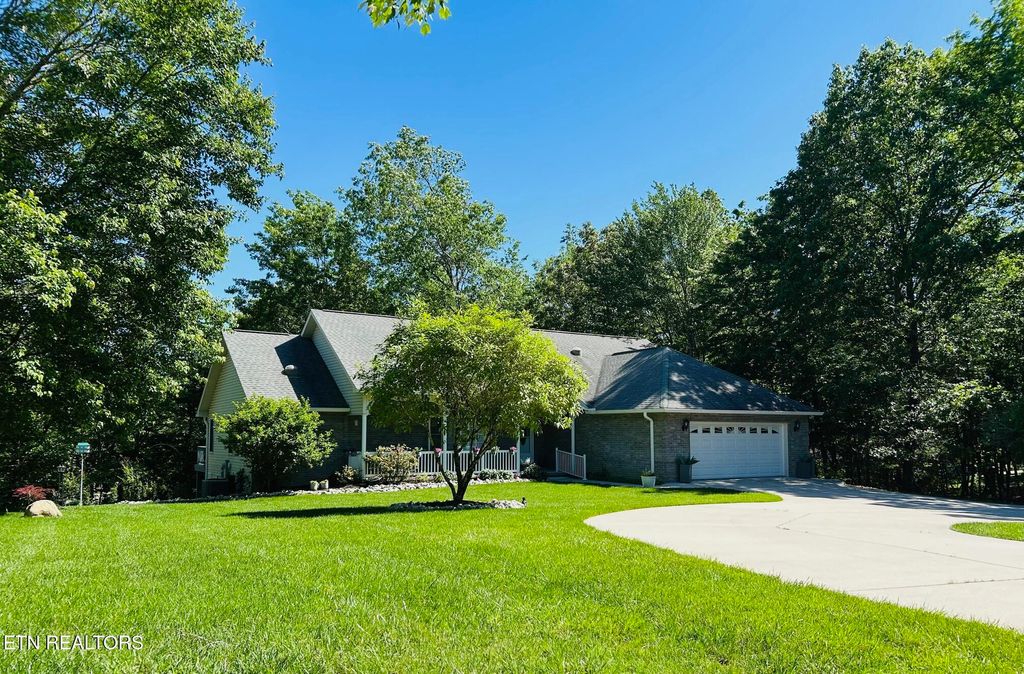 Photo of 260 Rotherham Drive, Crossville, TN 38558 (MLS # 1334858)