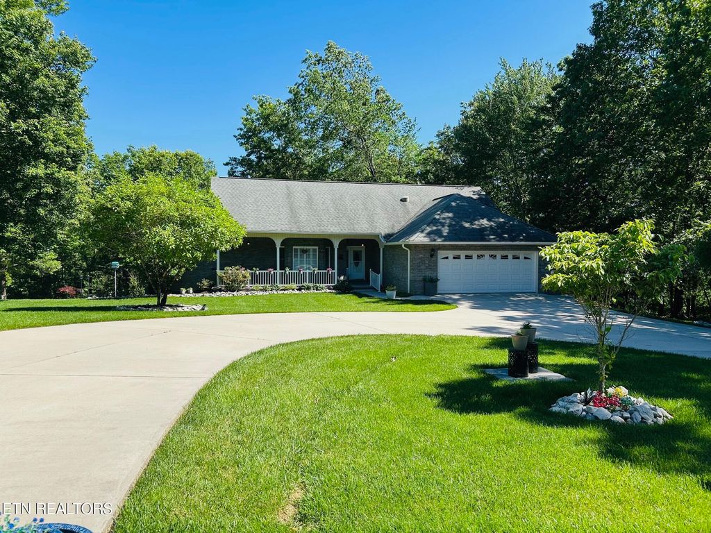 Photo of 260 Rotherham Drive, Crossville, TN 38558 (MLS # 1334858)