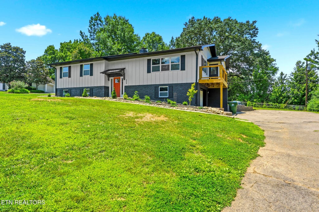 Photo of 409 Belle Meade Drive, Maryville, TN 37803 (MLS # 1344655)