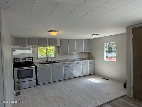 Tiny photo for 153 Johnson Rd, Oak Ridge, TN 37830 (MLS # 1357610)