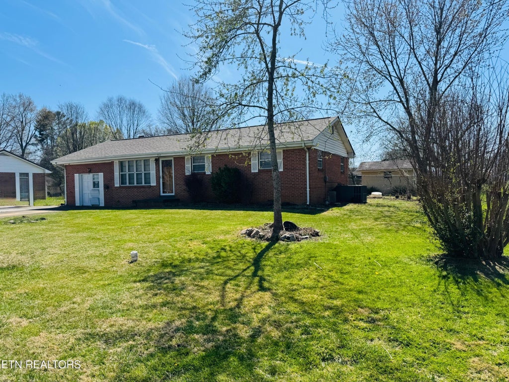 Photo of 343 N Susong St, Newport, TN 37821 (MLS # 1294816)