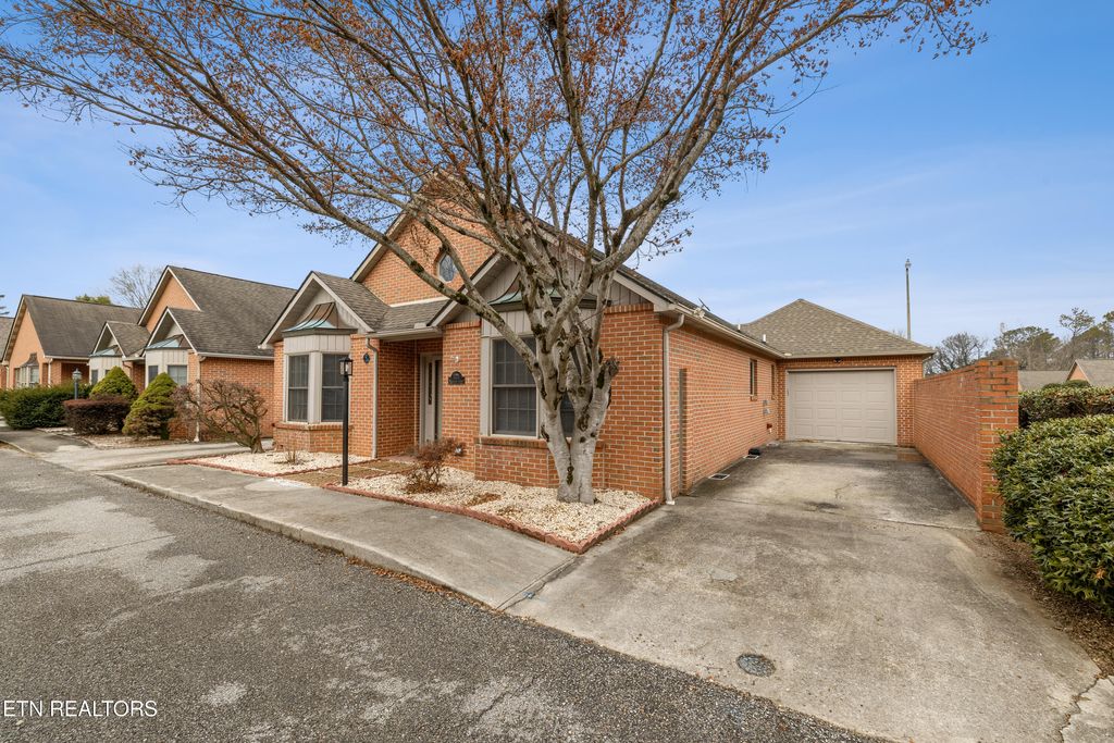 Photo of 1125 Fairgrounds Court, Kingston, TN 37763 (MLS # 1328358)