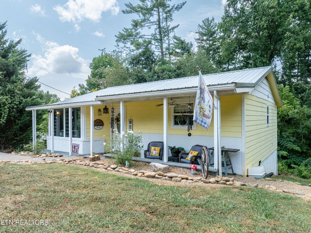 Photo of 245 White Pine Lane, Rockford, TN 37853 (MLS # 1271899)