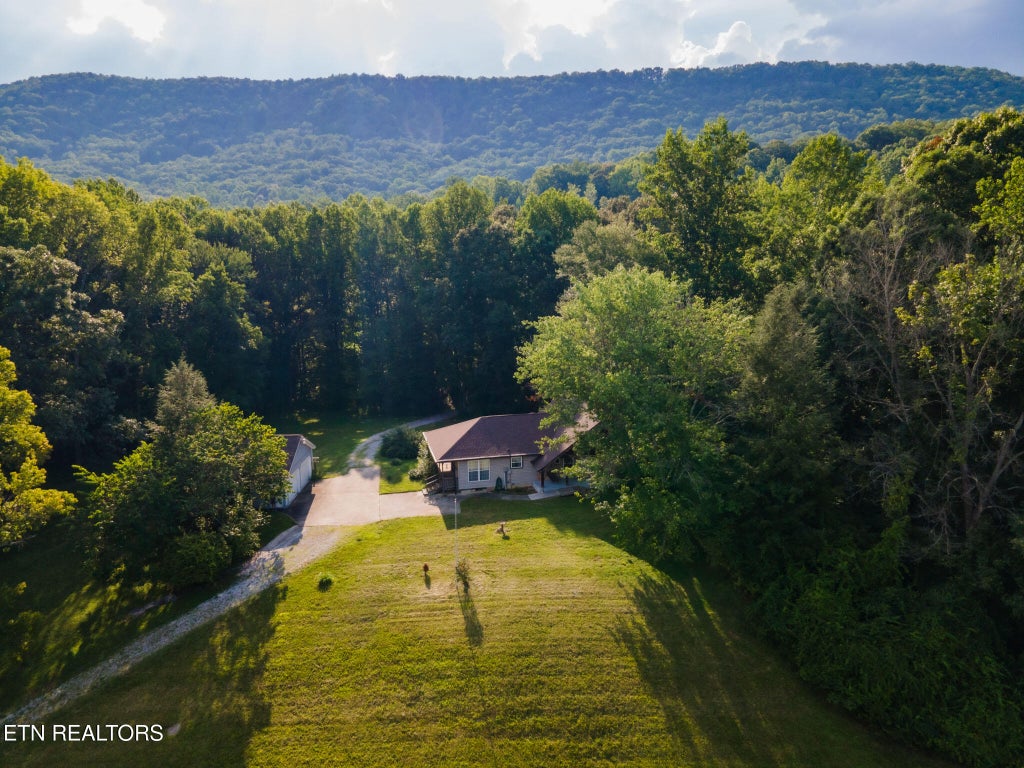 Photo of 1343 Mountain View Rd, Rockwood, TN 37854 (MLS # 1348717)