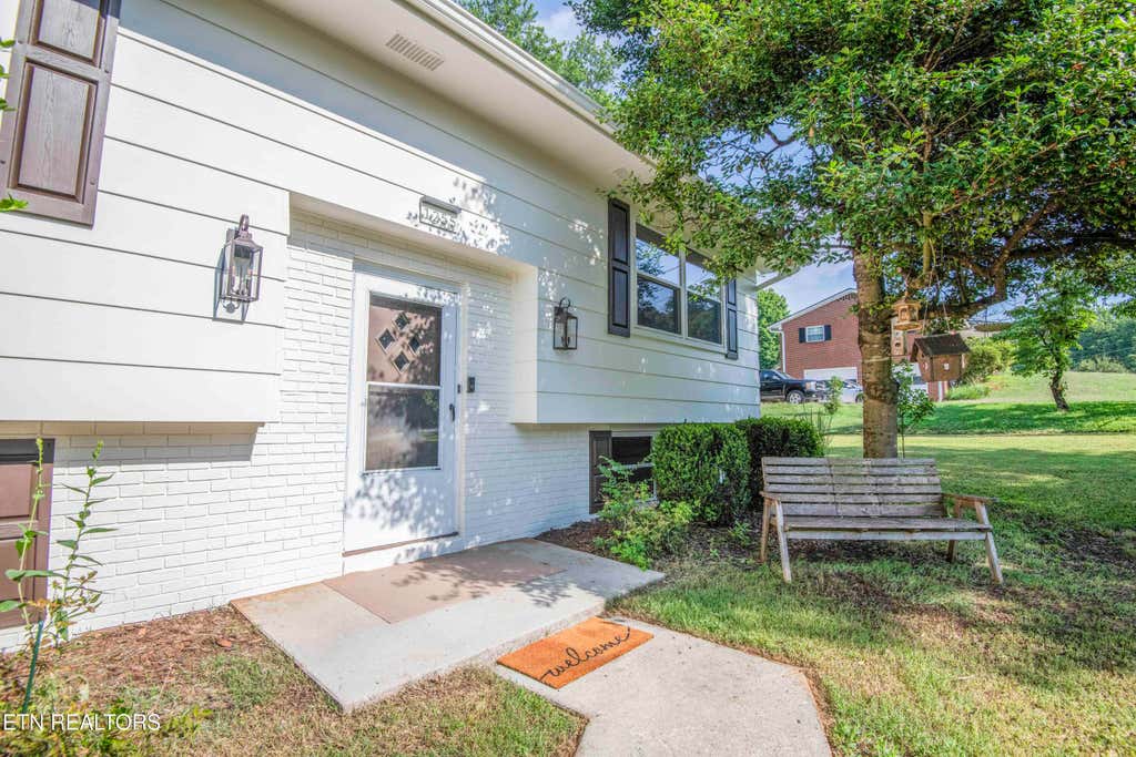 Photo of 1255 Pinecrest Circle, Lenoir City, TN 37772 (MLS # 1344580)