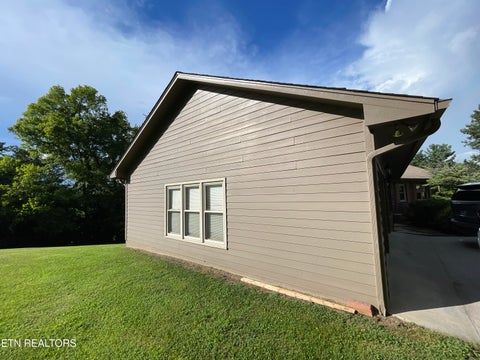 Tiny photo for 103 Farmington Place, Clinton, TN 37716 (MLS # 1348136)