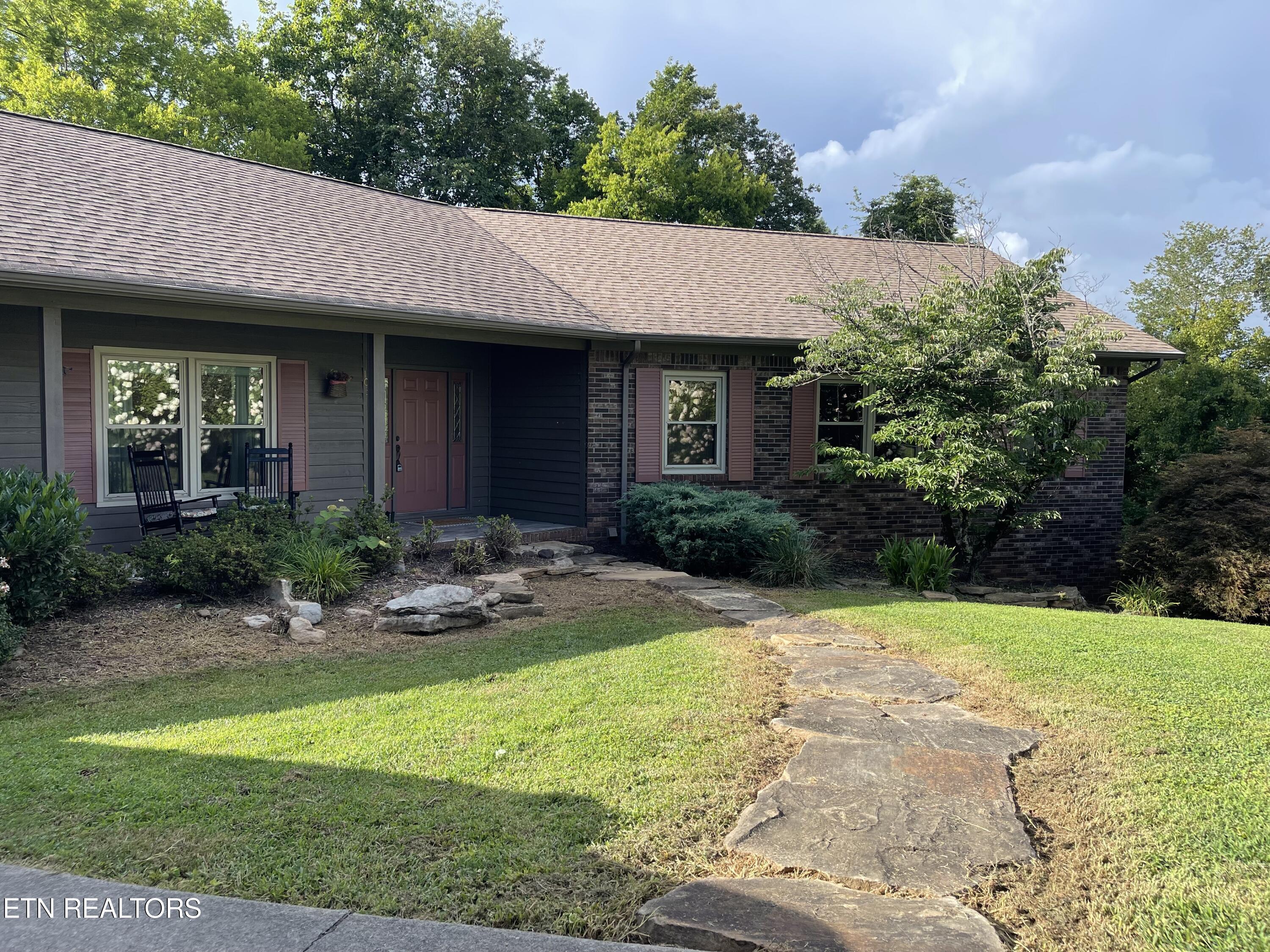 103 Farmington Place