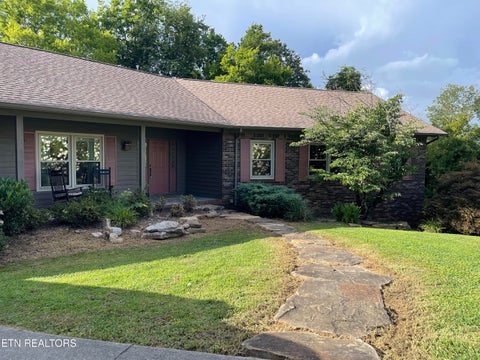 Tiny photo for 103 Farmington Place, Clinton, TN 37716 (MLS # 1348136)