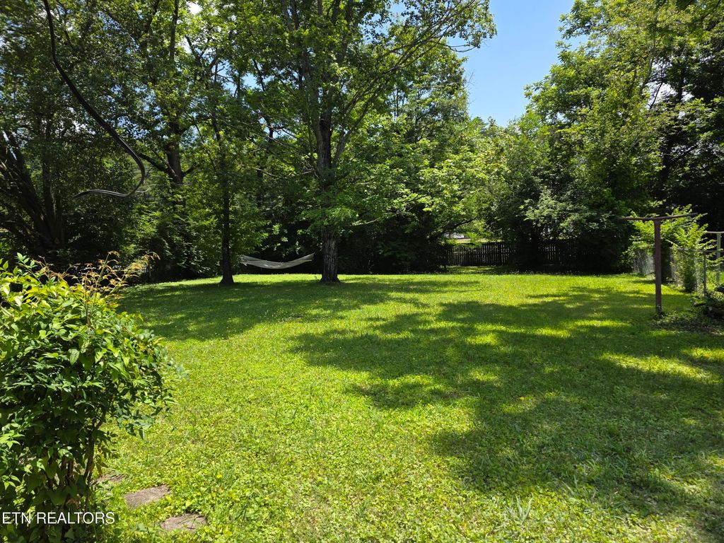 Photo of 103 S Purdue Ave, Oak Ridge, TN 37830 (MLS # 1295904)