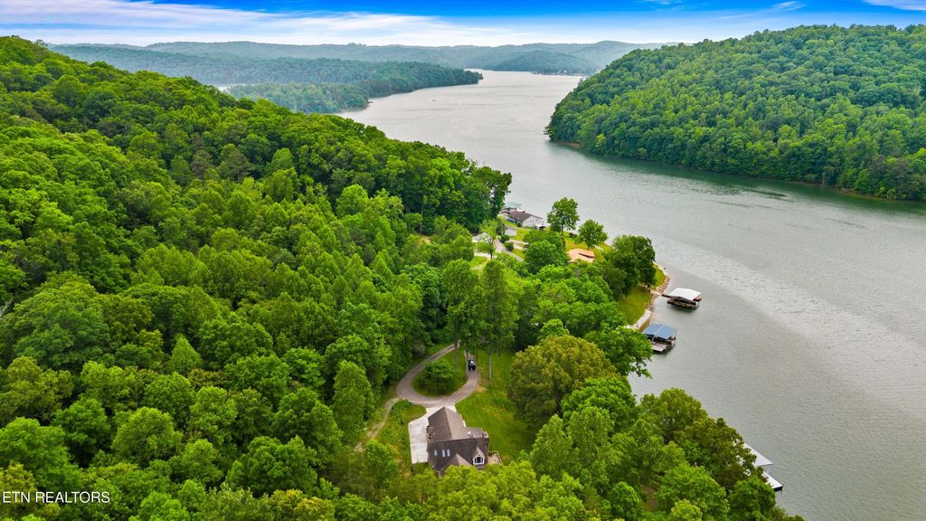 Photo of 444 Chapman Village Drive, LaFollette, TN 37766 (MLS # 1346606)