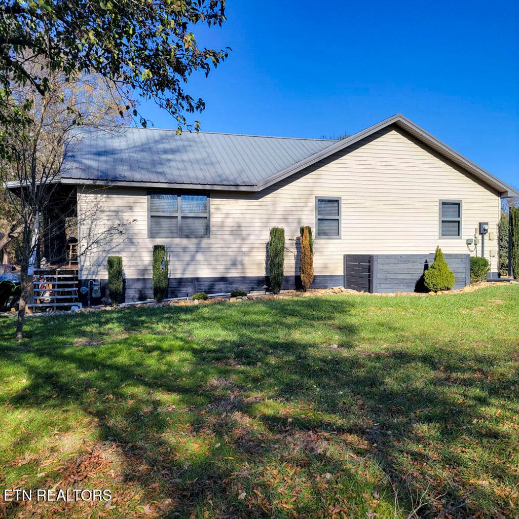 Photo of 967 Holly Oaks Lane, Dandridge, TN 37725 (MLS # 1284552)