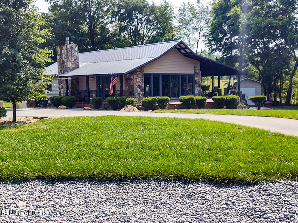 Photo of 967 Holly Oaks Lane, Dandridge, TN 37725 (MLS # 1284552)