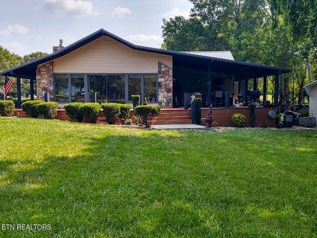 Photo of 967 Holly Oaks Lane, Dandridge, TN 37725 (MLS # 1284552)