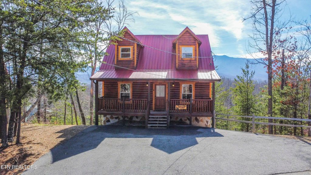 Photo of 2144 E View Drive, Sevierville, TN 37876 (MLS # 1329878)