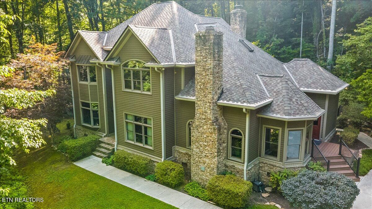 646 Hilltop Drive