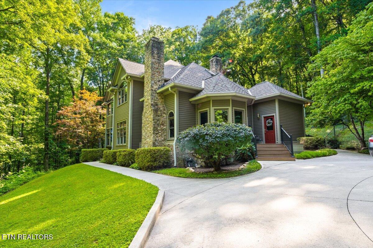 646 Hilltop Drive