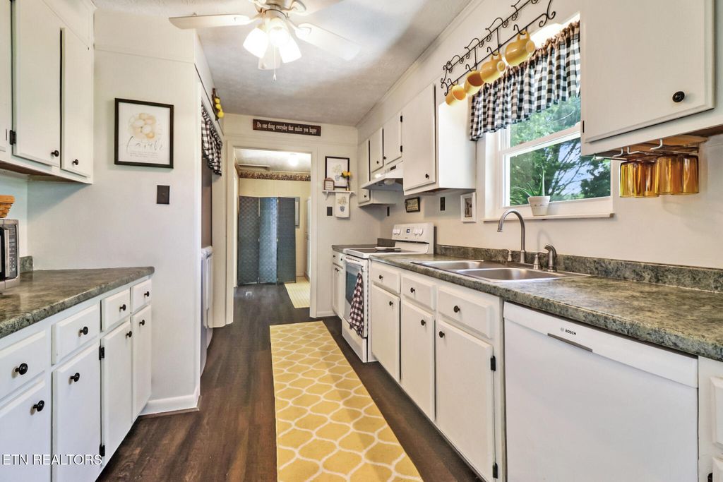 Photo of 111 Yale Drive, Rockwood, TN 37854 (MLS # 1312466)