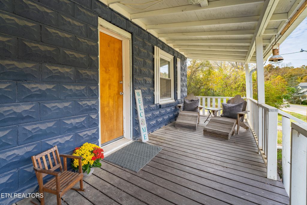 Photo of 614 E Brushy Valley Drive, Powell, TN 37849 (MLS # 1338145)