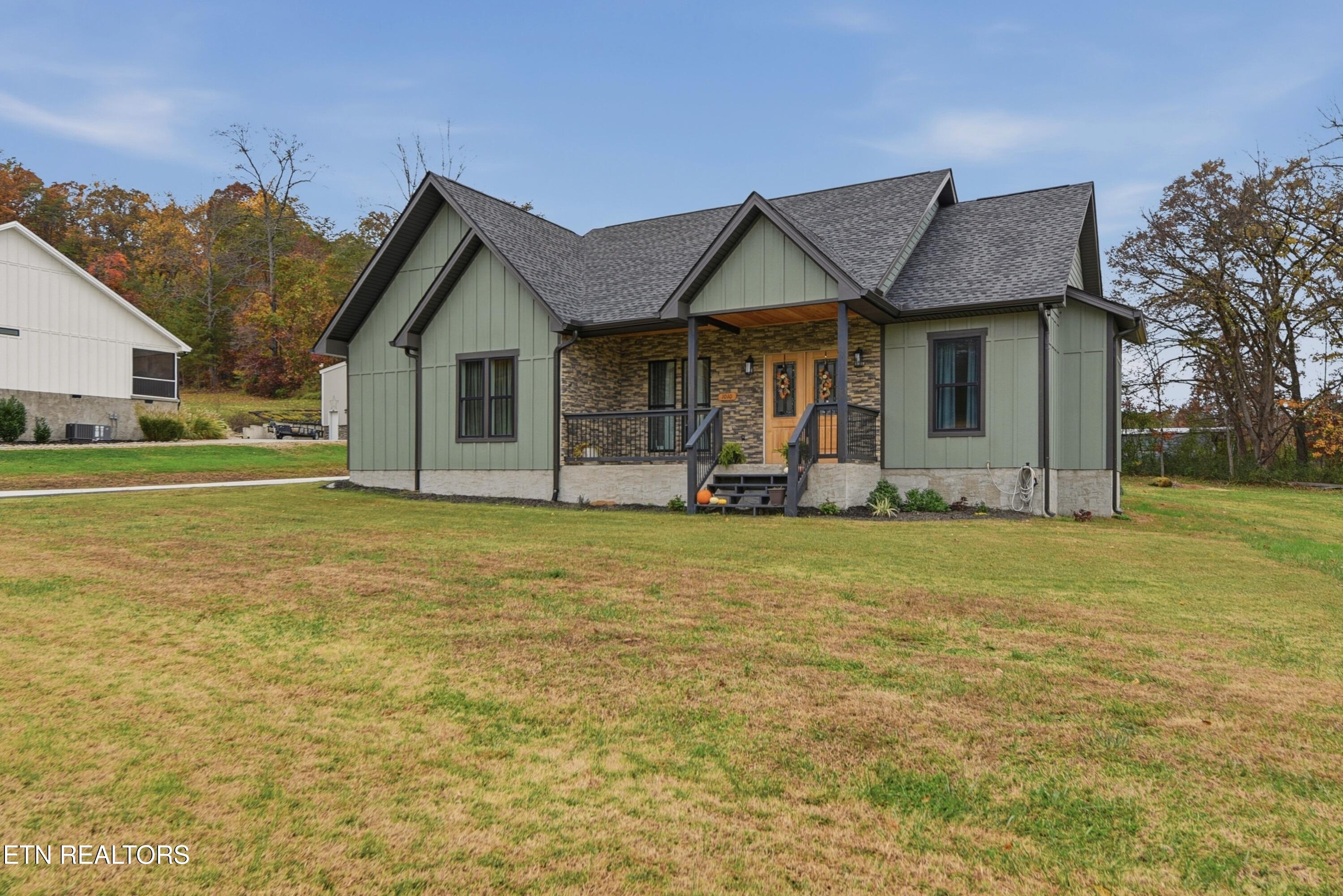 1010 Briar Ridge Lane