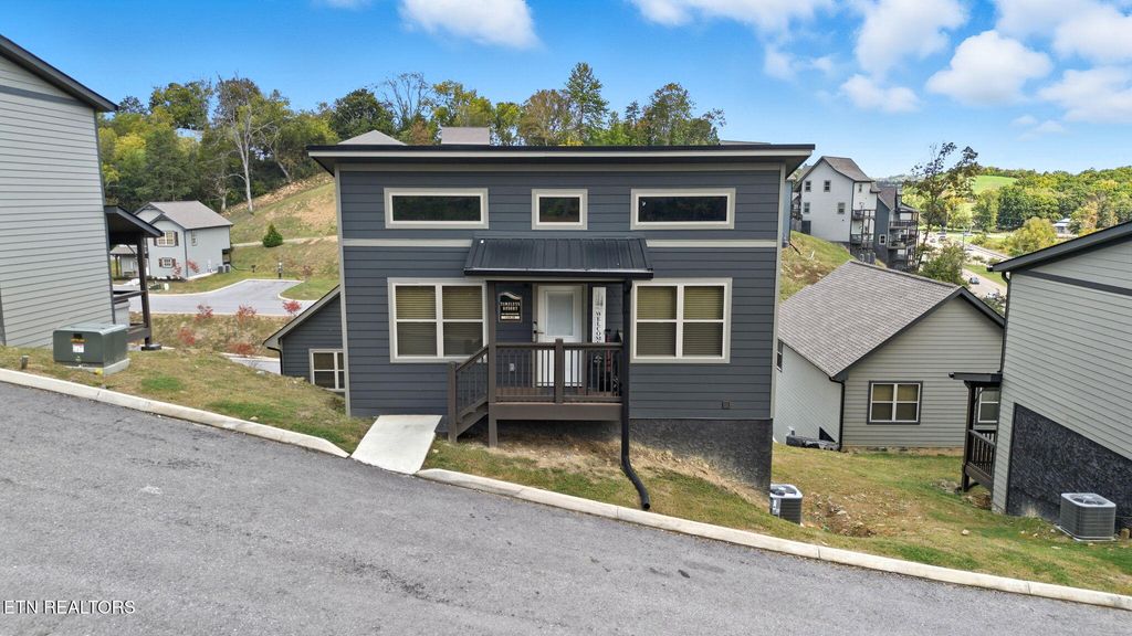 Photo of 1654 Veterans Blvd, Sevierville, TN 37862 (MLS # 1318357)