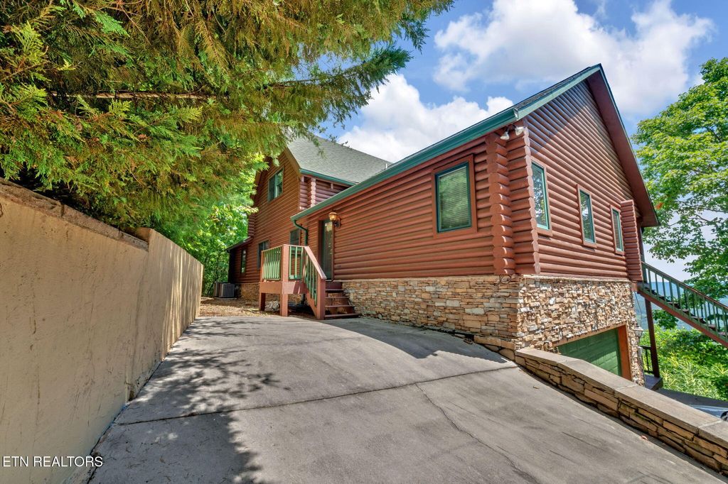 Photo of 507 Clinch View Rd, New Tazewell, TN 37825 (MLS # 1335083)