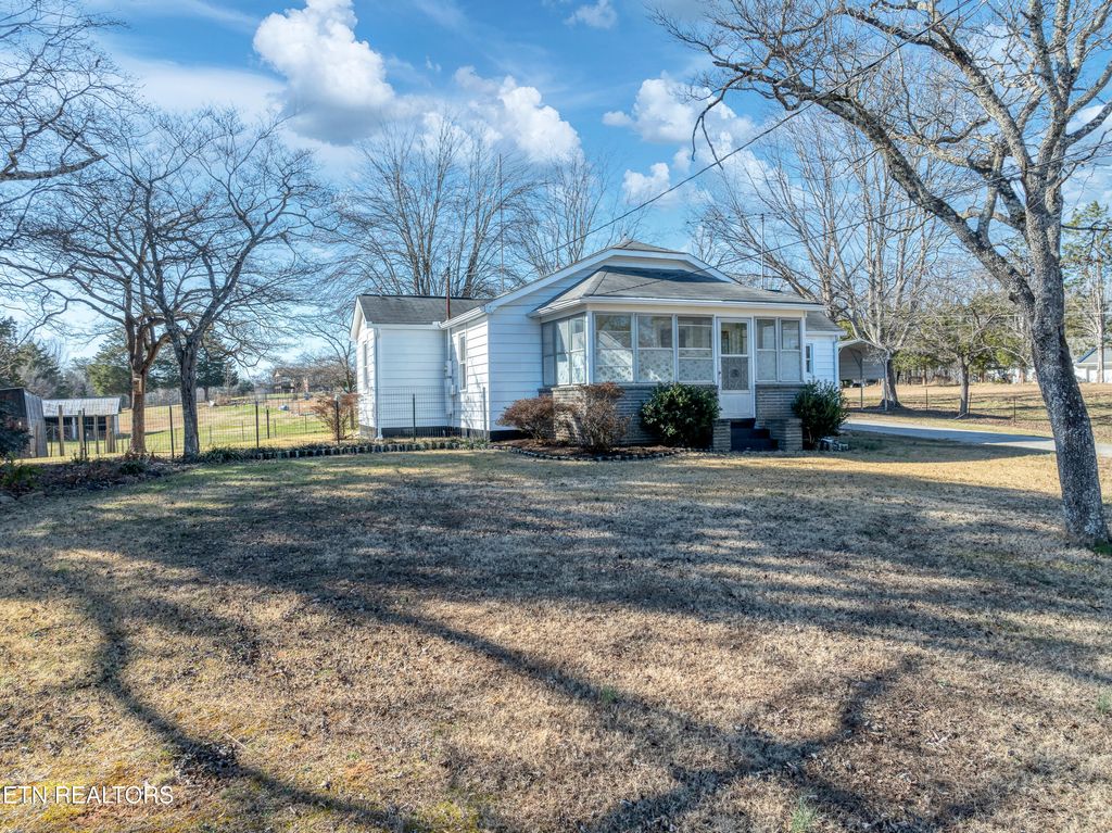 Photo of 2919 Montvale Rd, Maryville, TN 37803 (MLS # 1325311)