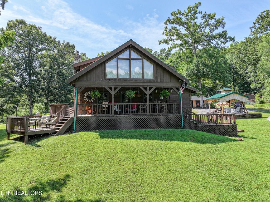 Photo of 721 Leisure Way, Newport, TN 37821 (MLS # 1306888)