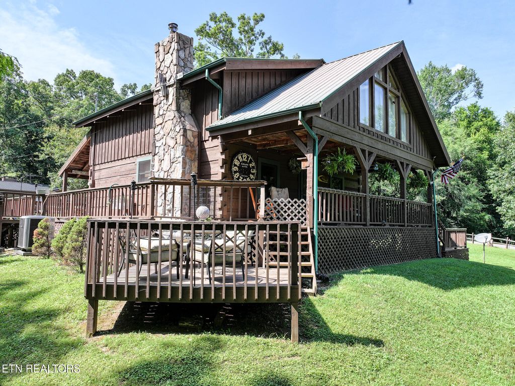 Photo of 721 Leisure Way, Newport, TN 37821 (MLS # 1306888)
