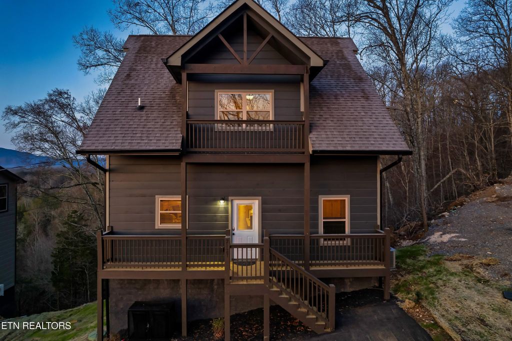 Photo of 2127 Eagle Feather Drive, Sevierville, TN 37876 (MLS # 1316637)