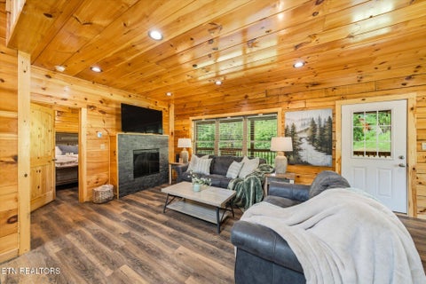Tiny photo for 2933 Fiddlers Creek Way, Pigeon Forge, TN 37863 (MLS # 1356135)