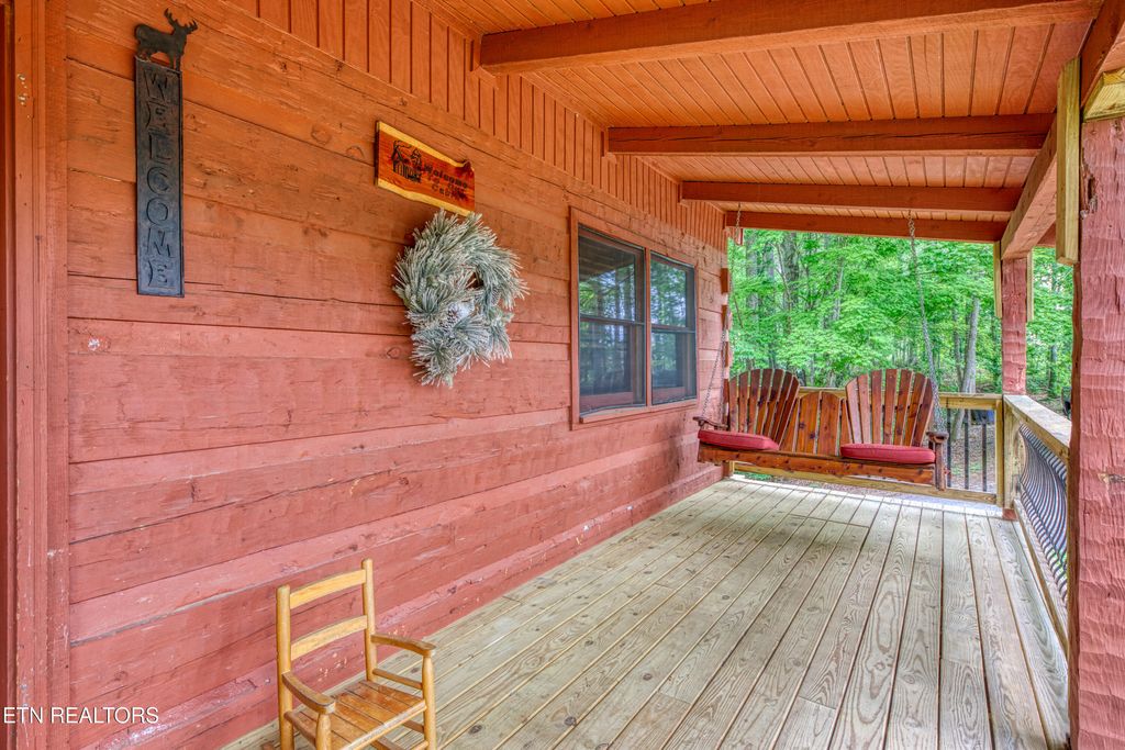 Photo of 1136 E Foothills Drive, Gatlinburg, TN 37738 (MLS # 1331005)