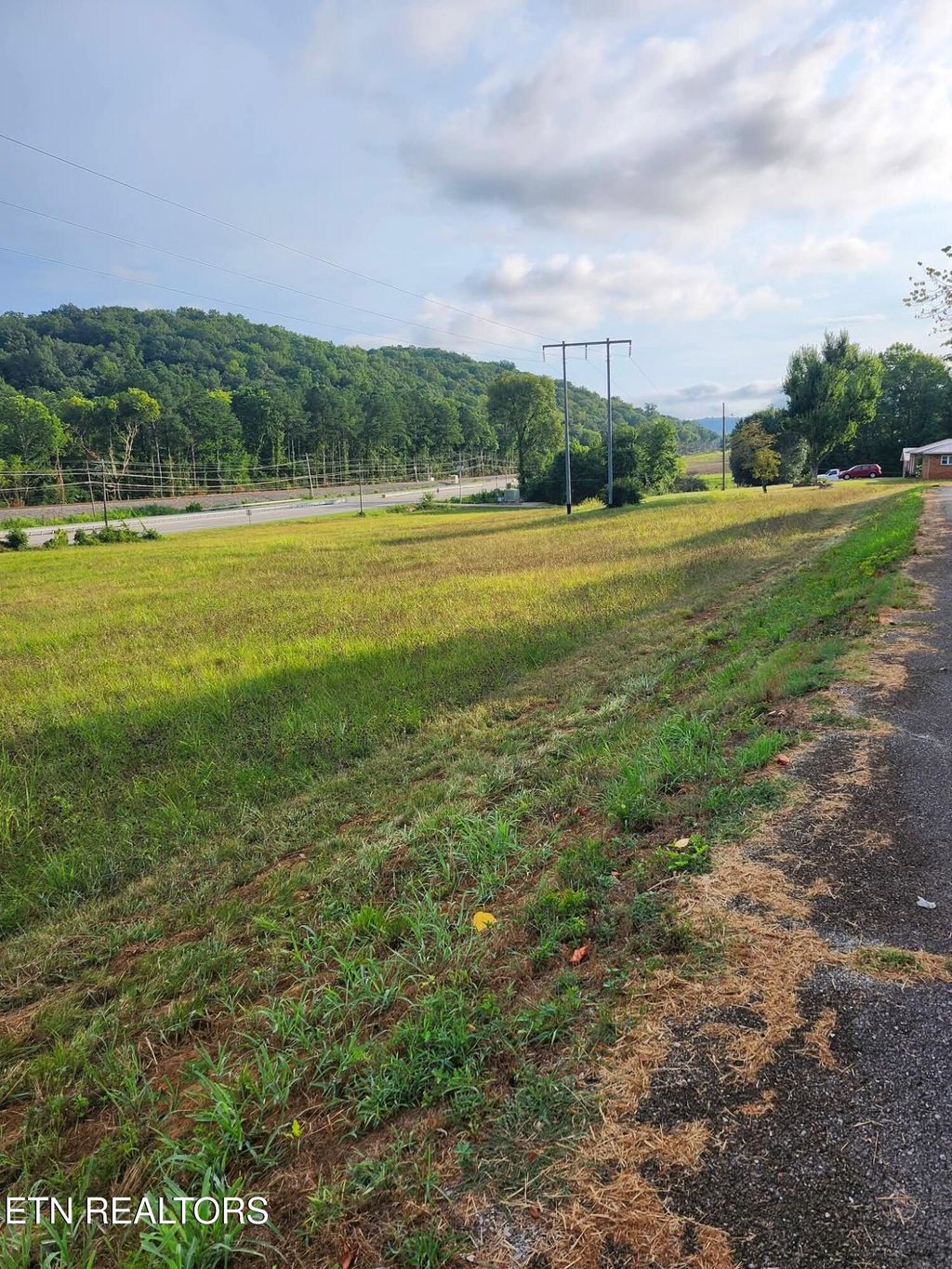 Photo of 112 Ridgecrest Rd, Harriman, TN 37748 (MLS # 1333086)