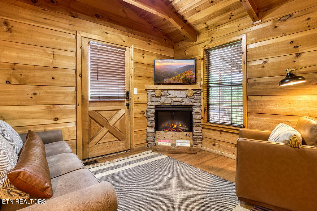 1003 Sumac Court