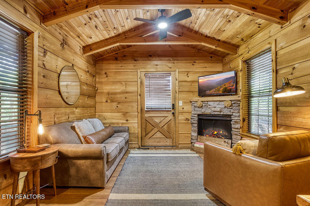 1003 Sumac Court