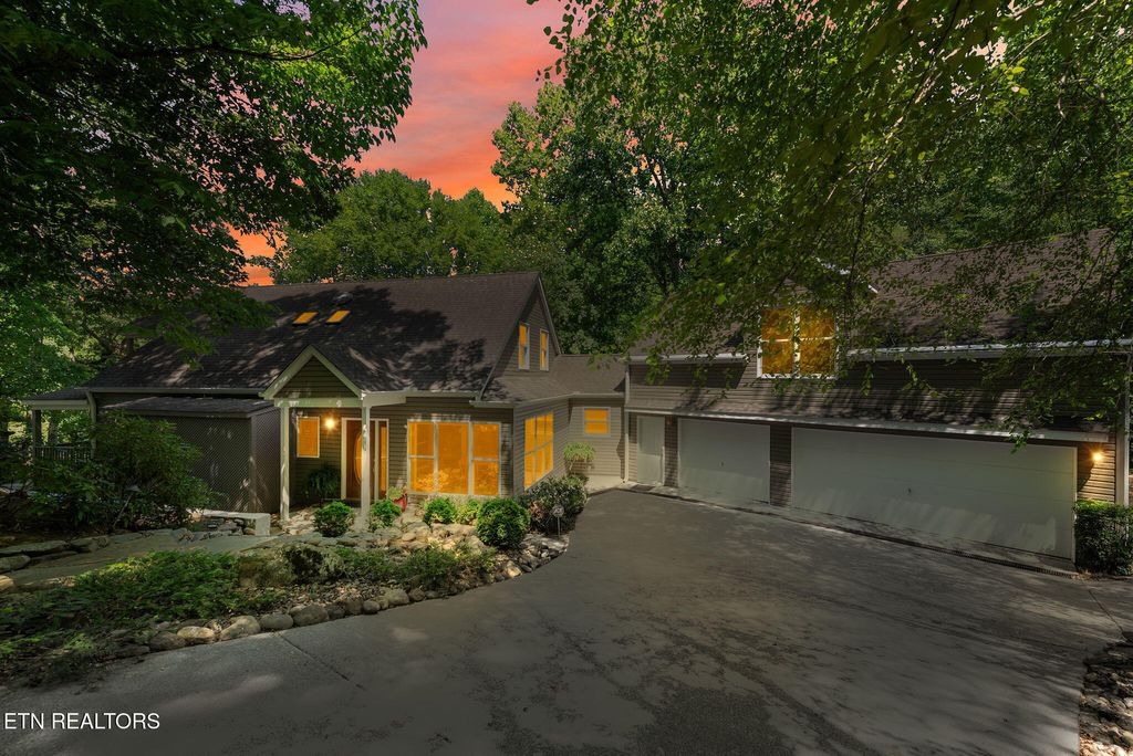 Photo of 105 Timberline Drive, Kingston, TN 37763 (MLS # 1292696)