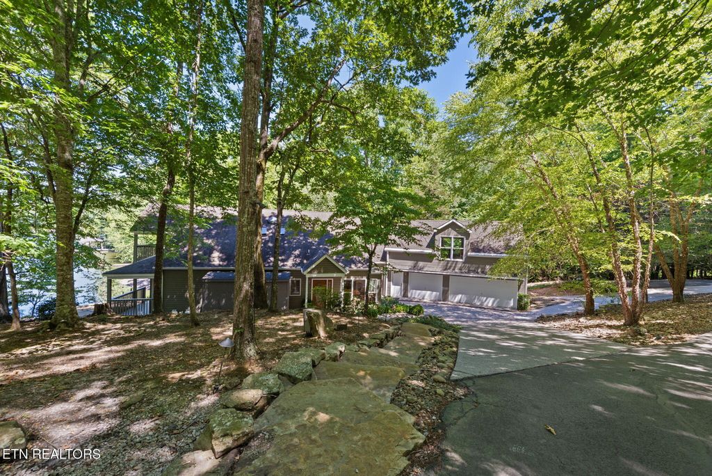 Photo of 105 Timberline Drive, Kingston, TN 37763 (MLS # 1292696)