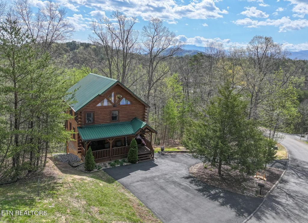 Photo of 1420 Zachary Thomas Lane, Pigeon Forge, TN 37876 (MLS # 1298443)
