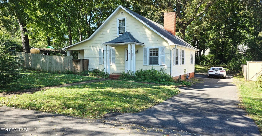 Photo of 907 Sterling Ave, Maryville, TN 37803 (MLS # 1359200)
