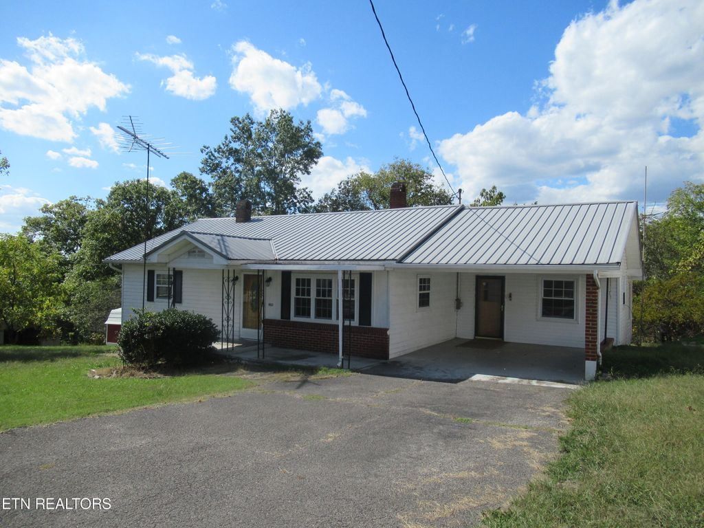 Photo of 5021 Hopewell Rd, Tazewell, TN 37879 (MLS # 1242949)