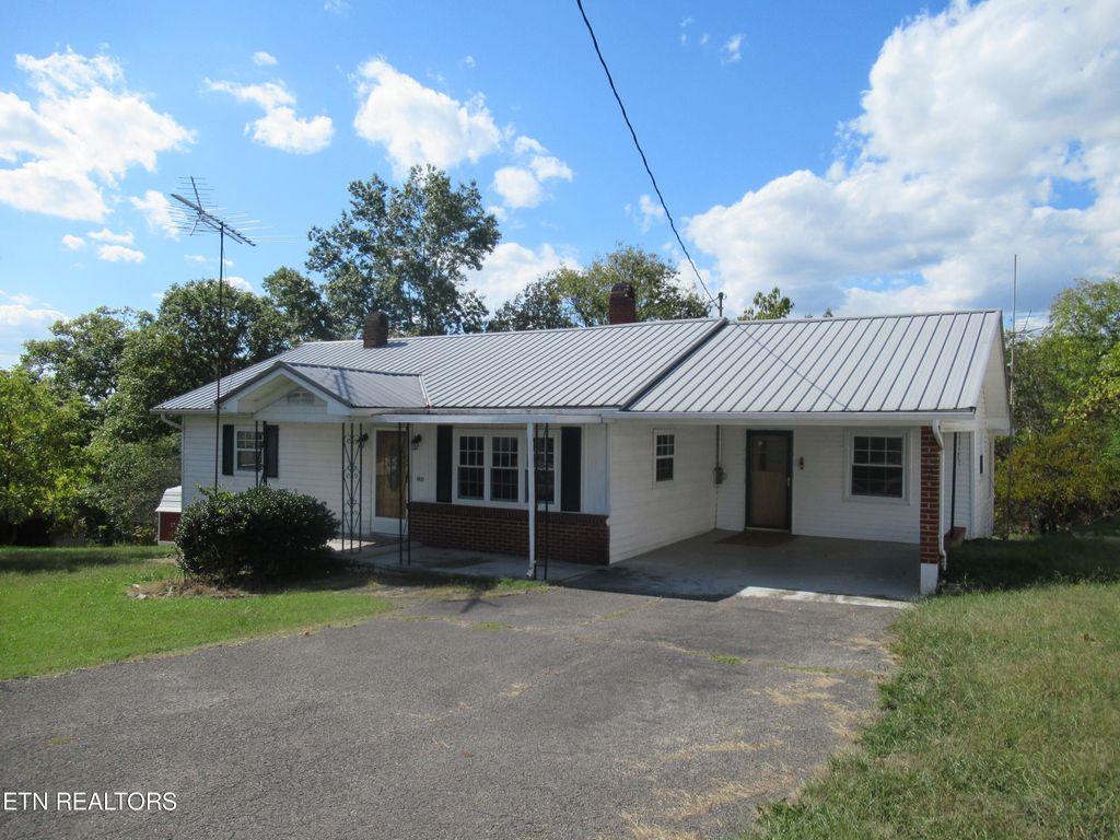 Photo of 5021 Hopewell Rd, Tazewell, TN 37879 (MLS # 1242949)