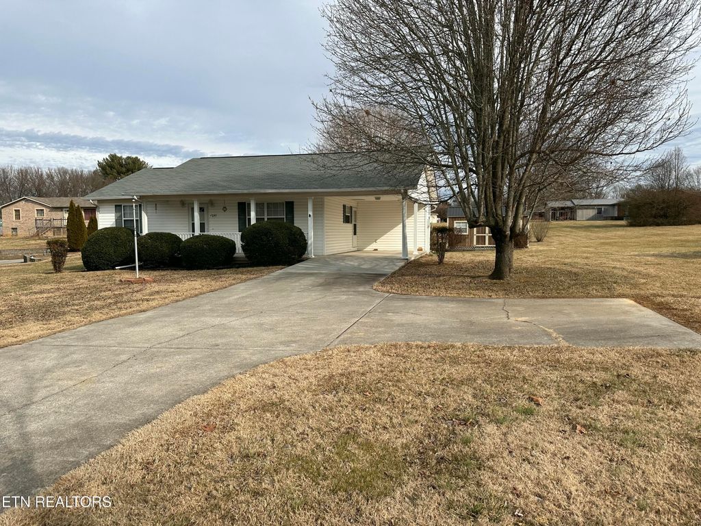 Photo of 1045 Patterson St, Madisonville, TN 37354 (MLS # 1287965)