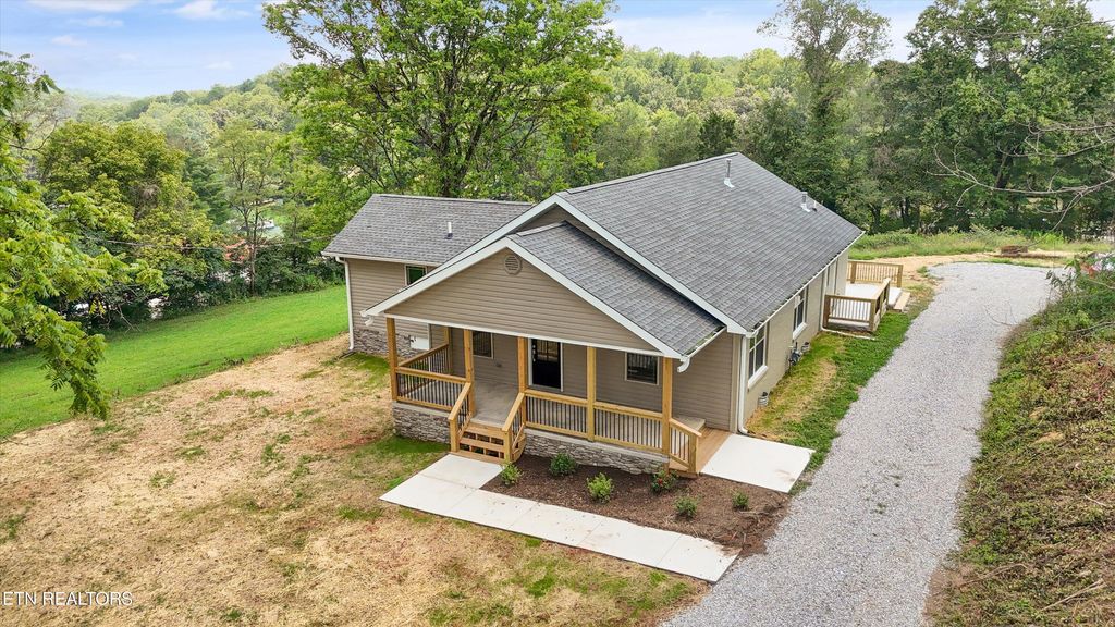 Photo of 790800 Hilltop Drive, Harriman, TN 37748 (MLS # 1312802)