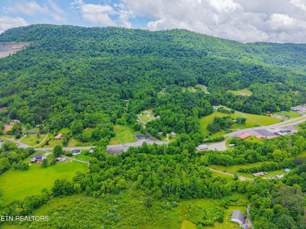 Photo of Creekmore Lane, Jellico, TN 37762 (MLS # 1302707)