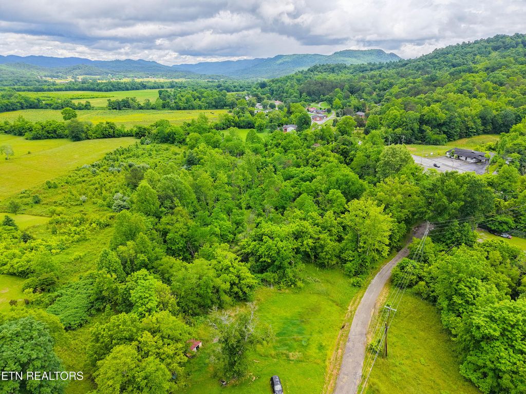 Photo of Creekmore Lane, Jellico, TN 37762 (MLS # 1302707)