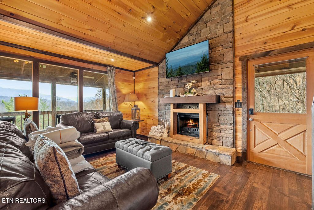 Photo of 1625 Bear Claw Way, Sevierville, TN 37862 (MLS # 1326310)