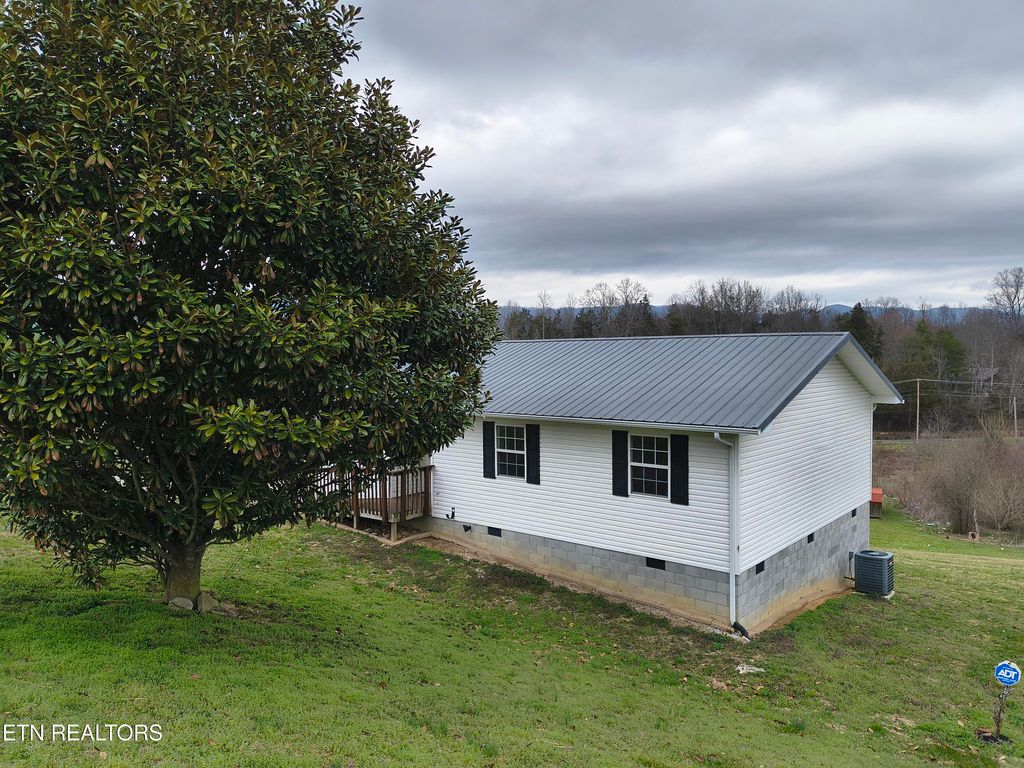 Photo of 139 Kenzie Lane, LaFollette, TN 37766 (MLS # 1327338)
